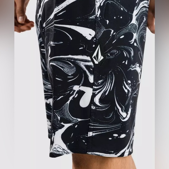 NEW VOLCOM - Boys Marble Swim Trunks/Board Shorts - Picture 3 of 7